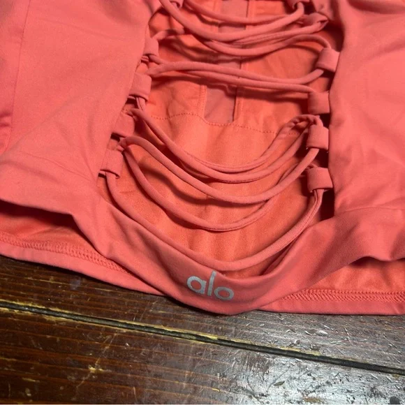 Alo shoelace long tank bra size medium peachy pink color - Picture 6 of 8